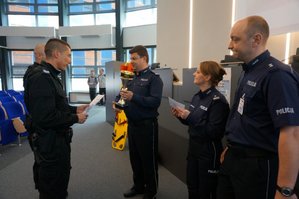 Wręczenie nagród zwycięzcom Eliminacji do IV Ogólnopolskich Zawodów Ratowników Policyjnych z Kwalifikowanej Pierwszej Pomocy