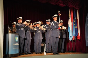 występ artystyczny orkiestry Komendy Wojewódzkiej Policji w Katowicach