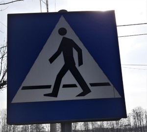 Na zdjęciu widać znak przejście dla pieszych